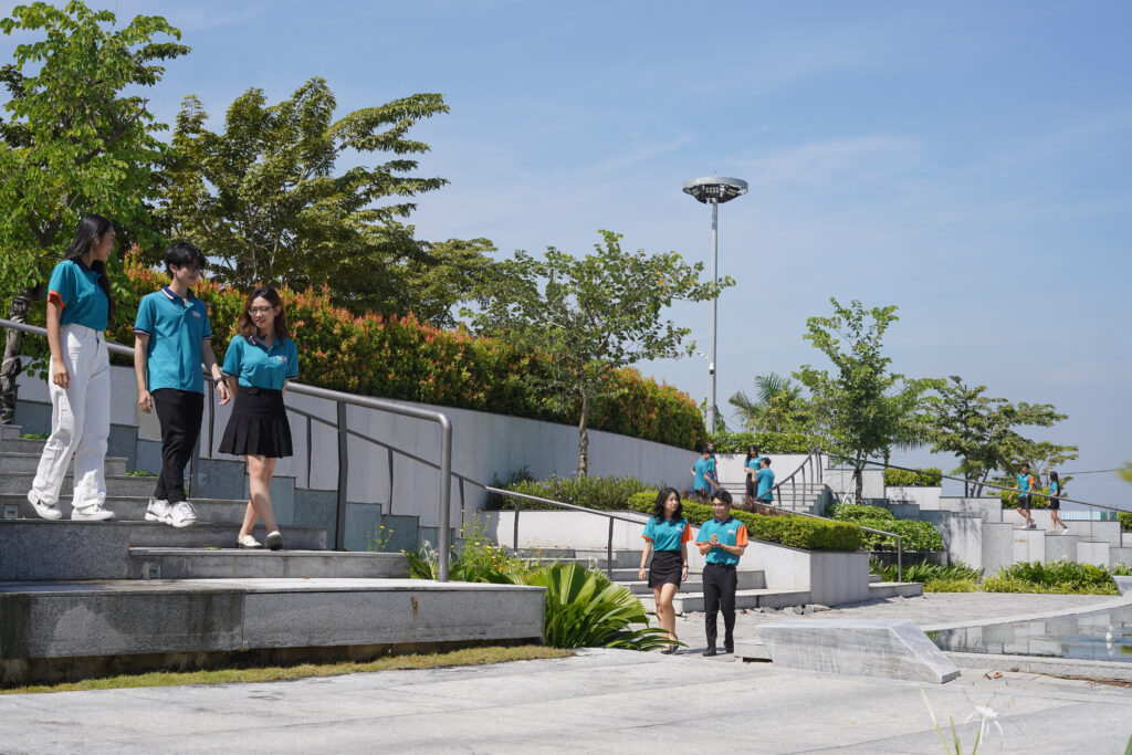 UEH thông báo tuyển sinh Khóa 30.3_Liên thông từ Cao đẳng Đại học chính quy đợt 3 năm 2025