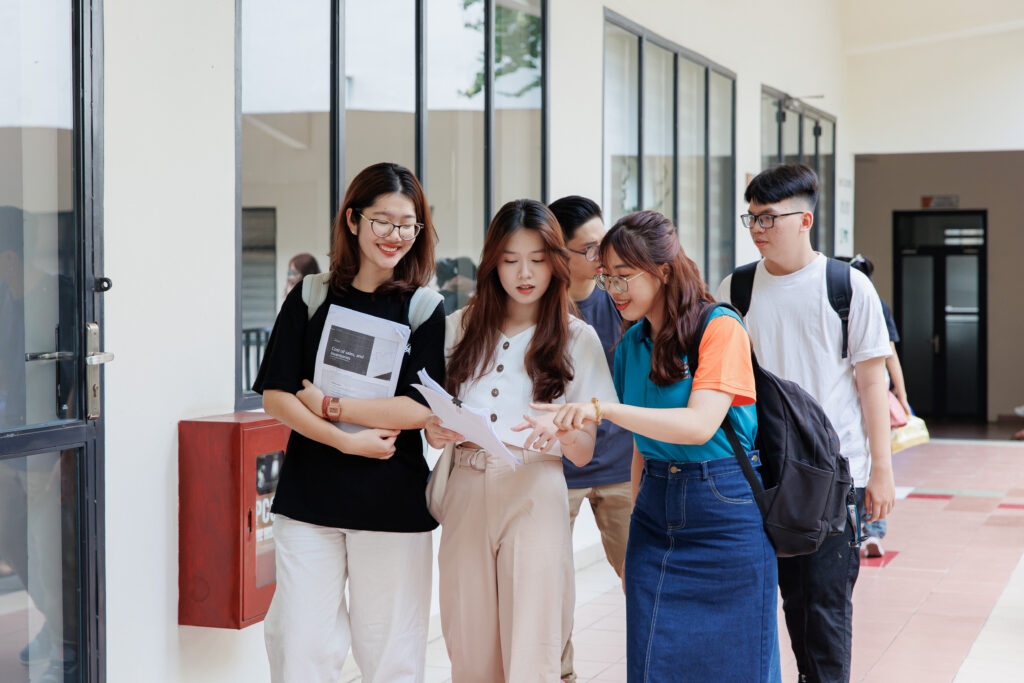 UEH thông báo tuyển sinh trình độ đại học hình thức Chính quy (Văn bằng 2, Liên thông từ Cao đẳng), hình thức Vừa làm vừa học (Văn bằng 1, Văn bằng 2, Liên thông từ Cao đẳng) đợt 3 năm 2025