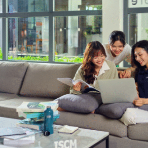 UEH thông báo về việc quy đổi tương đương mức điểm trúng tuyển giữa các phương thức xét tuyển  đối với Khóa 51 - Đại học, hình thức đào tạo Chính quy, năm 2025  (Mã trường KSA, KSV)