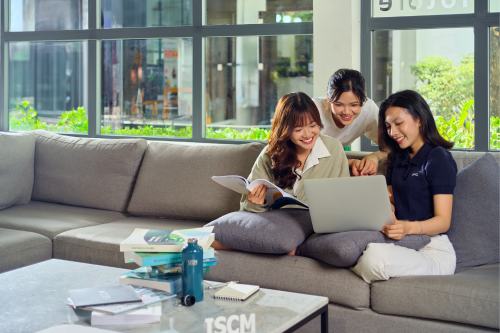 UEH thông báo về việc quy đổi tương đương mức điểm trúng tuyển giữa các phương thức xét tuyển  đối với Khóa 51 – Đại học, hình thức đào tạo Chính quy, năm 2025  (Mã trường KSA, KSV)