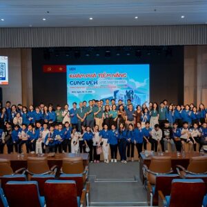 Học sinh THPT Bùi Thị Xuân trải nghiệm môi trường đại học tại chương trình “Khám phá tiềm năng cùng UEH”