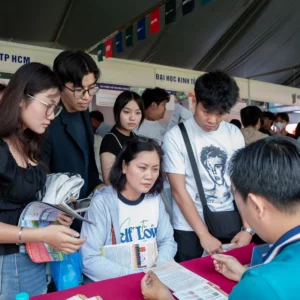 UEH thông báo nộp phiếu điểm thi môn Vẽ mỹ thuật đối với thí sinh sử dụng tổ hợp V00 đăng ký xét tuyển Khóa 52 (Mã xét tuyển: KSA)