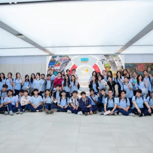 Trường THPT Ten Lơ Man (TP.HCM) trải nghiệm chương trình “Khám phá tiềm năng cùng UEH”