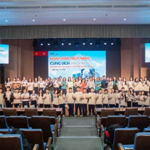 Trường THCS và THPT Trần Đại Nghĩa (TP.HCM) trải nghiệm chương trình “Khám phá tiềm năng cùng UEH”