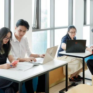 UEH tuyển sinh khóa đào tạo “Tổng quan vận hành và chiến lược tham gia Trung tâm Tài chính quốc tế Việt Nam”